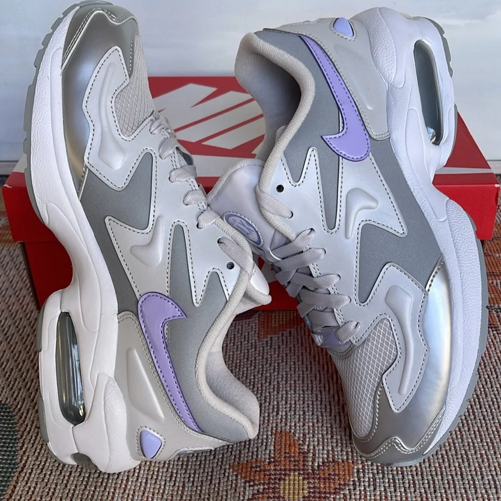 NIKE WMNS AIR MAX2 LIGHT SE
VAST GREY/PURPLE AGATE
Sneakers Athletic 
CJ7981 001 - Picture 12 of 16